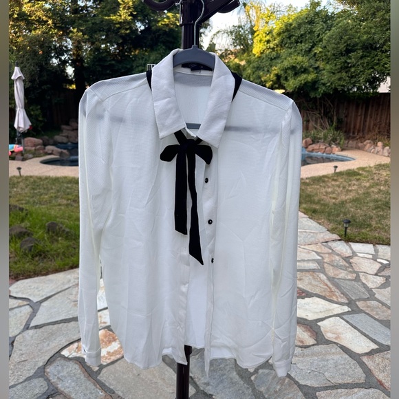 Forever21 white blouse size Medium. Used once. - Picture 1 of 3